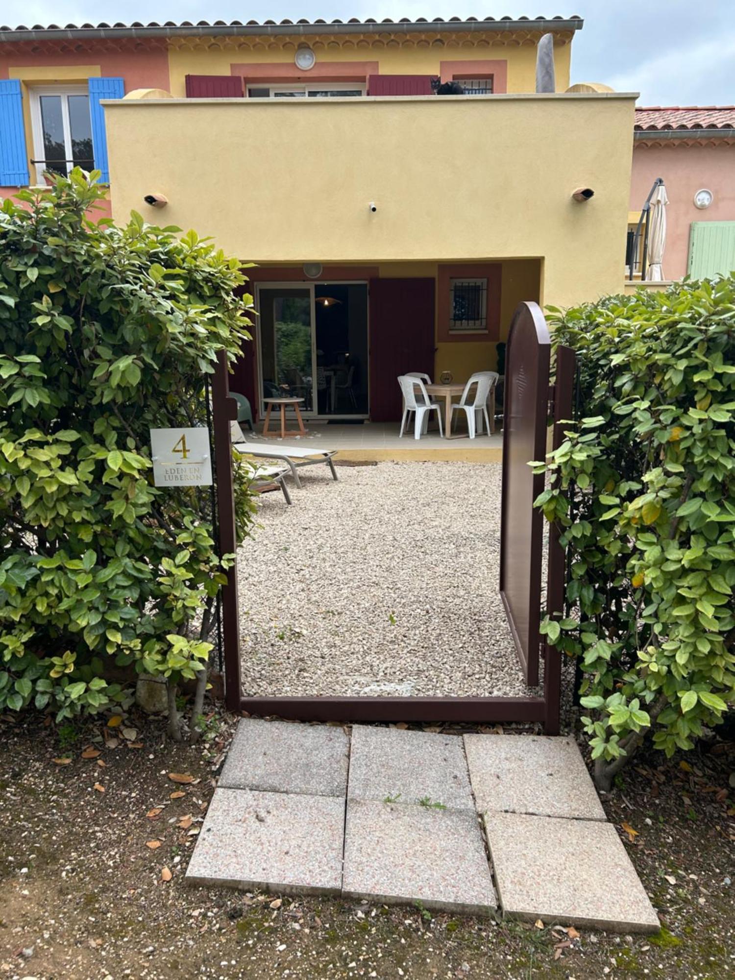 Appartamento Eden En Luberon Roussillon en Isere Esterno foto