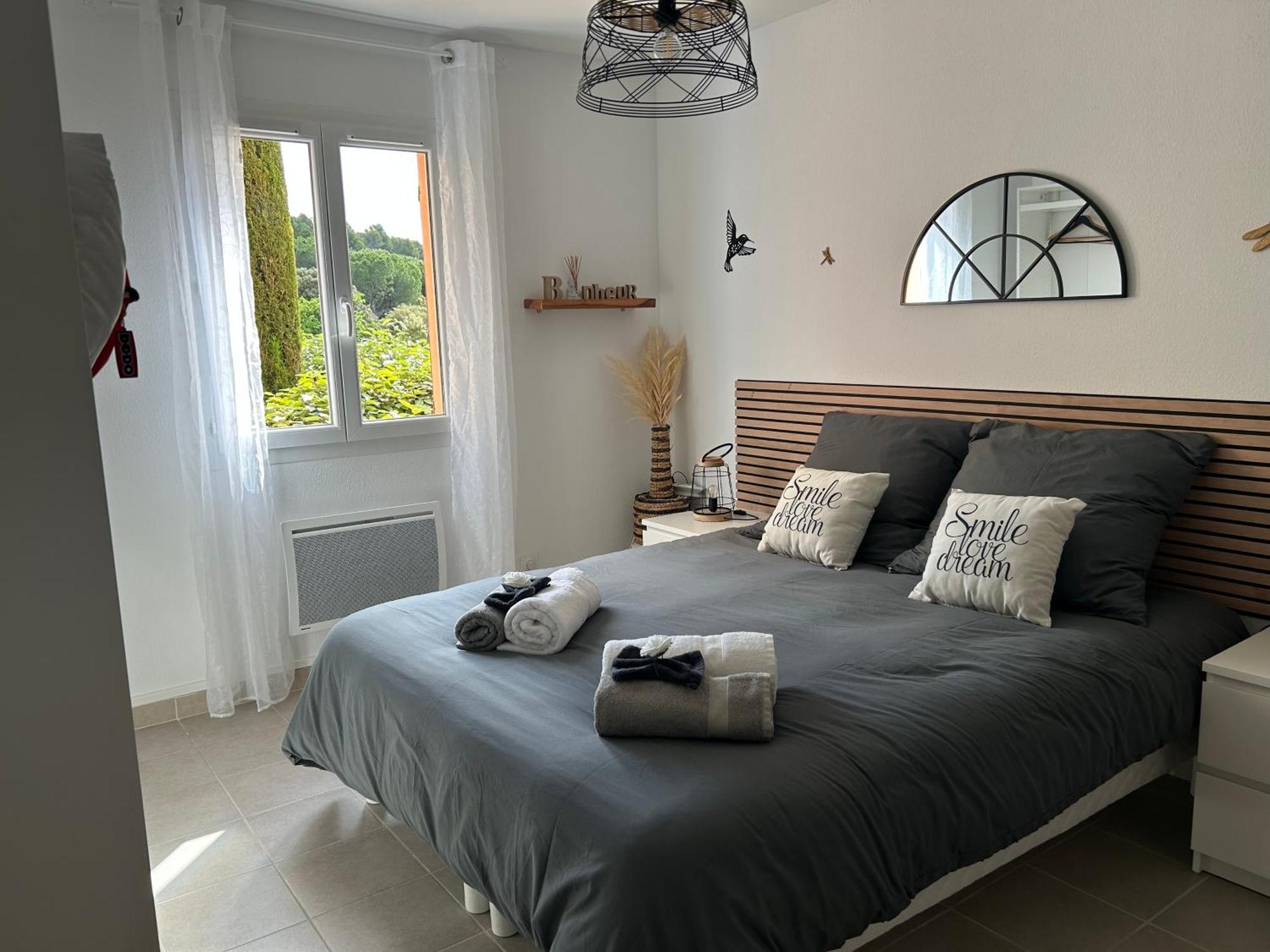 Appartamento Eden En Luberon Roussillon en Isere Esterno foto